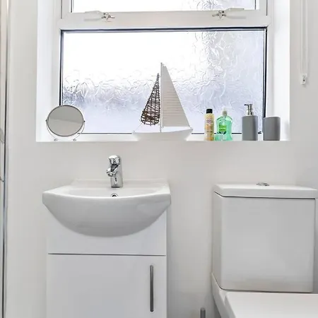 Bank House - Prime Location - Free Location, Fast Wifi And Smart Tv By Yoko 度假居 *