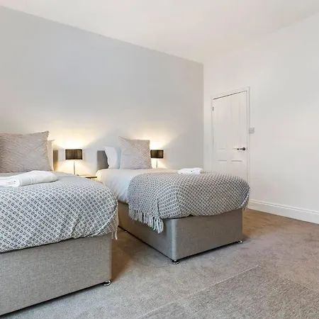 Bank House - Prime Location - Free Location, Fast Wifi And Smart Tv By Yoko רדקאר