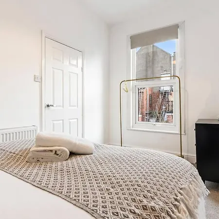 Bank House - Prime Location - Free Location, Fast Wifi And Smart Tv By Yoko *